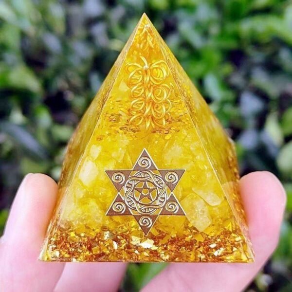 黃水晶金字塔能量塔